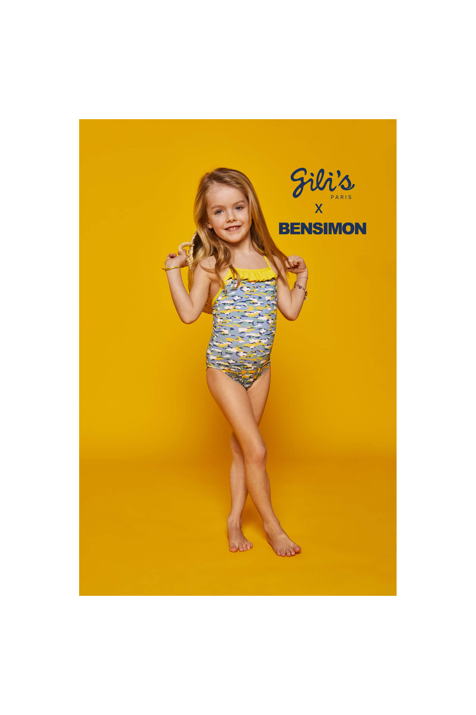Petite fille portant un maillot de bain une-pièce Java Camouflage GILI'S x BENSIMON